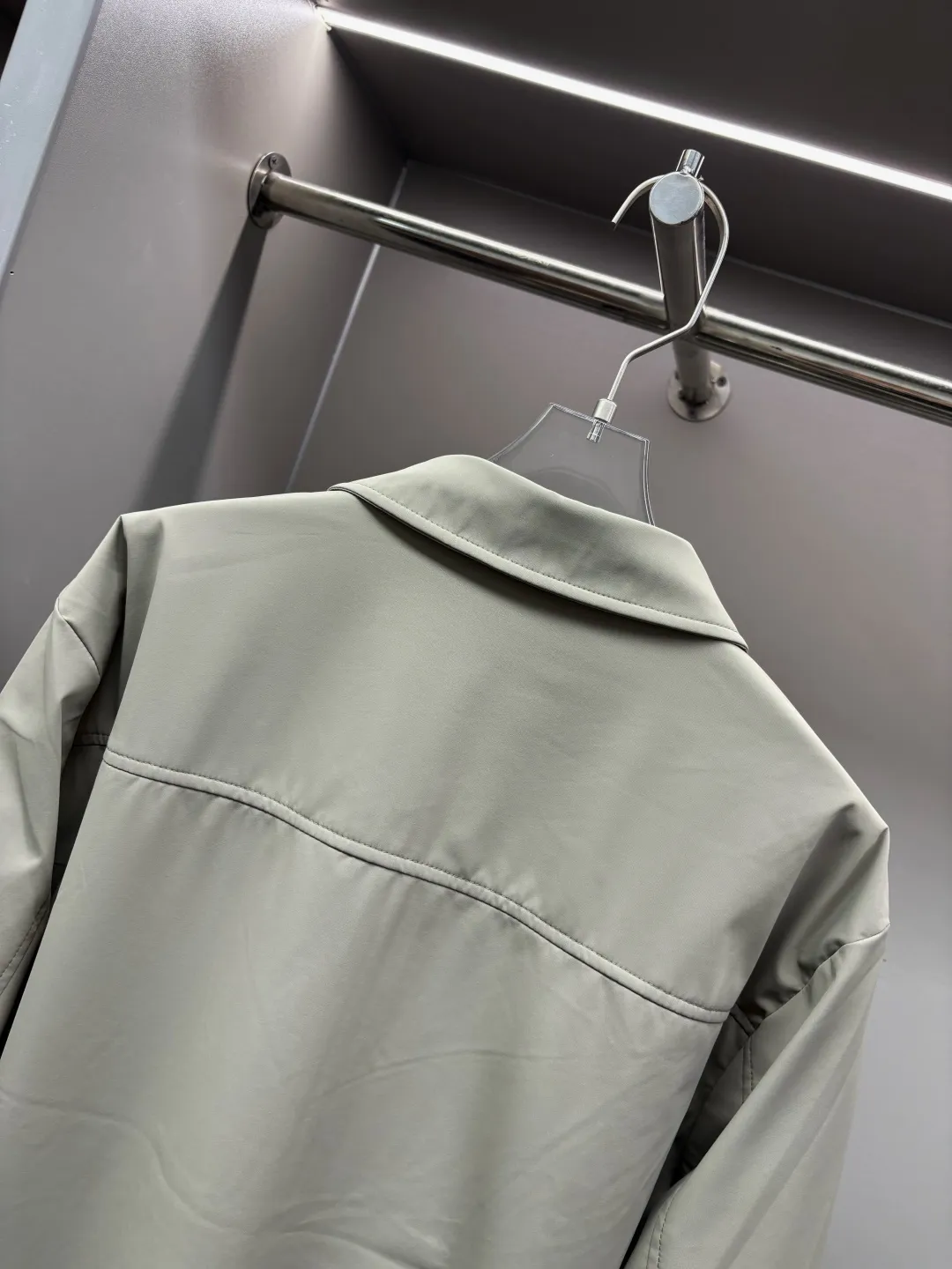 P560 POLO Ralph Lauren's new embroidered thin cotton jacket Original fabric Original accessories Official same model Made of imported polyester fabric, customized vat-dyed fabric Very comfortable and smooth to the touch Very wide and stylish, Will not deform after long-term wear Produced by a first-line brand OEM factory Imported Behringer embroidery machine Full and textured embroidery The latest autumn and winter style Fashionable and individual Super versatile and good-looking one Very suitable for both men and women A must-have for everyone Color: Black Royal blue khaki Size: L-4XL